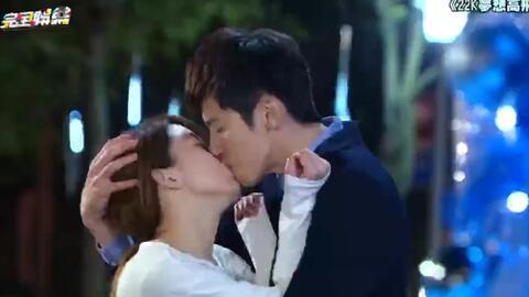 國(guó)產(chǎn)電影強(qiáng)吻片段視頻,國(guó)產(chǎn)電影強(qiáng)吻片段，情感火花四溢