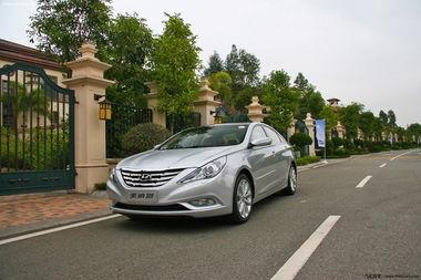 試駕國(guó)產(chǎn)索納塔視頻下載,駕馭未來(lái)，感受科技與舒適的完美融合